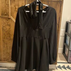NWT black nasty gal Vneck Longsleeve dress